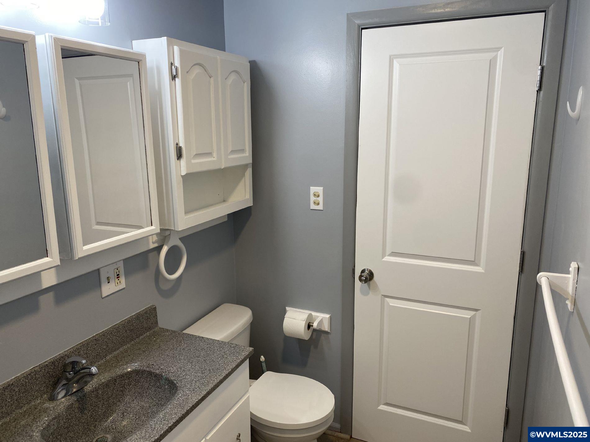 305 Northeast Davidson Street Albany, OR 97321 - Photo 8 of 16