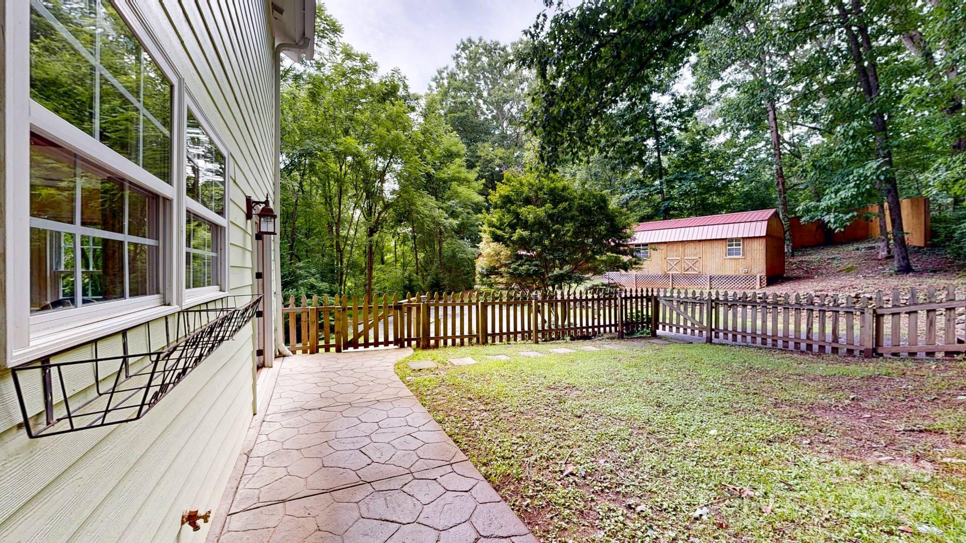48 Maple Springs Road Asheville, NC 28805 - Photo 8 of 46 Gallery Image 8