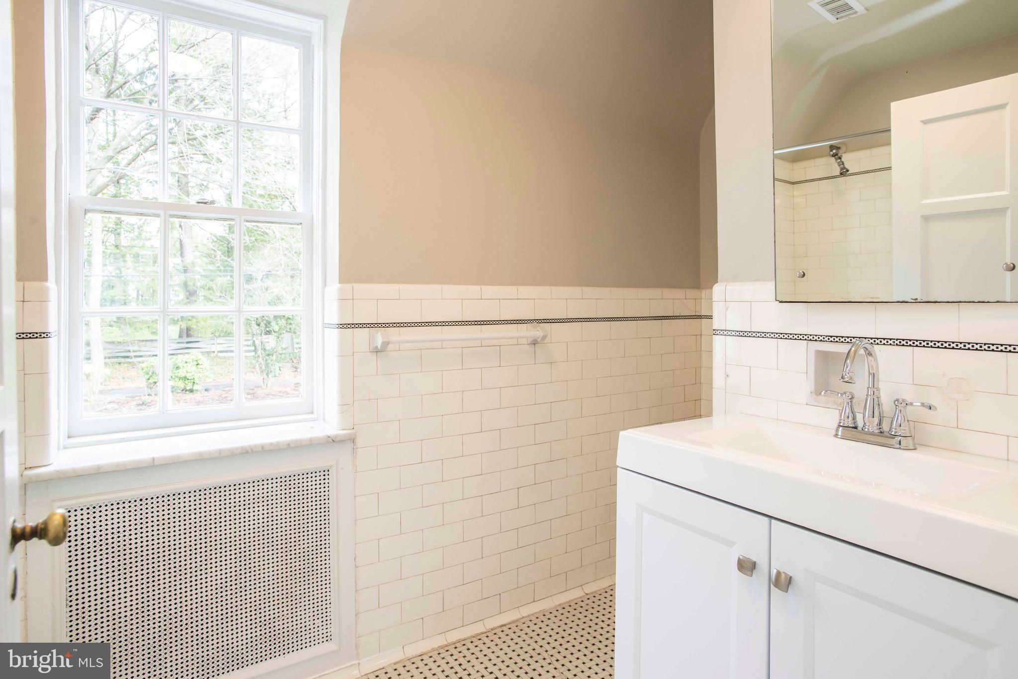 118 St Dunstans Road Baltimore, MD 21212 - Photo 24 of 39
