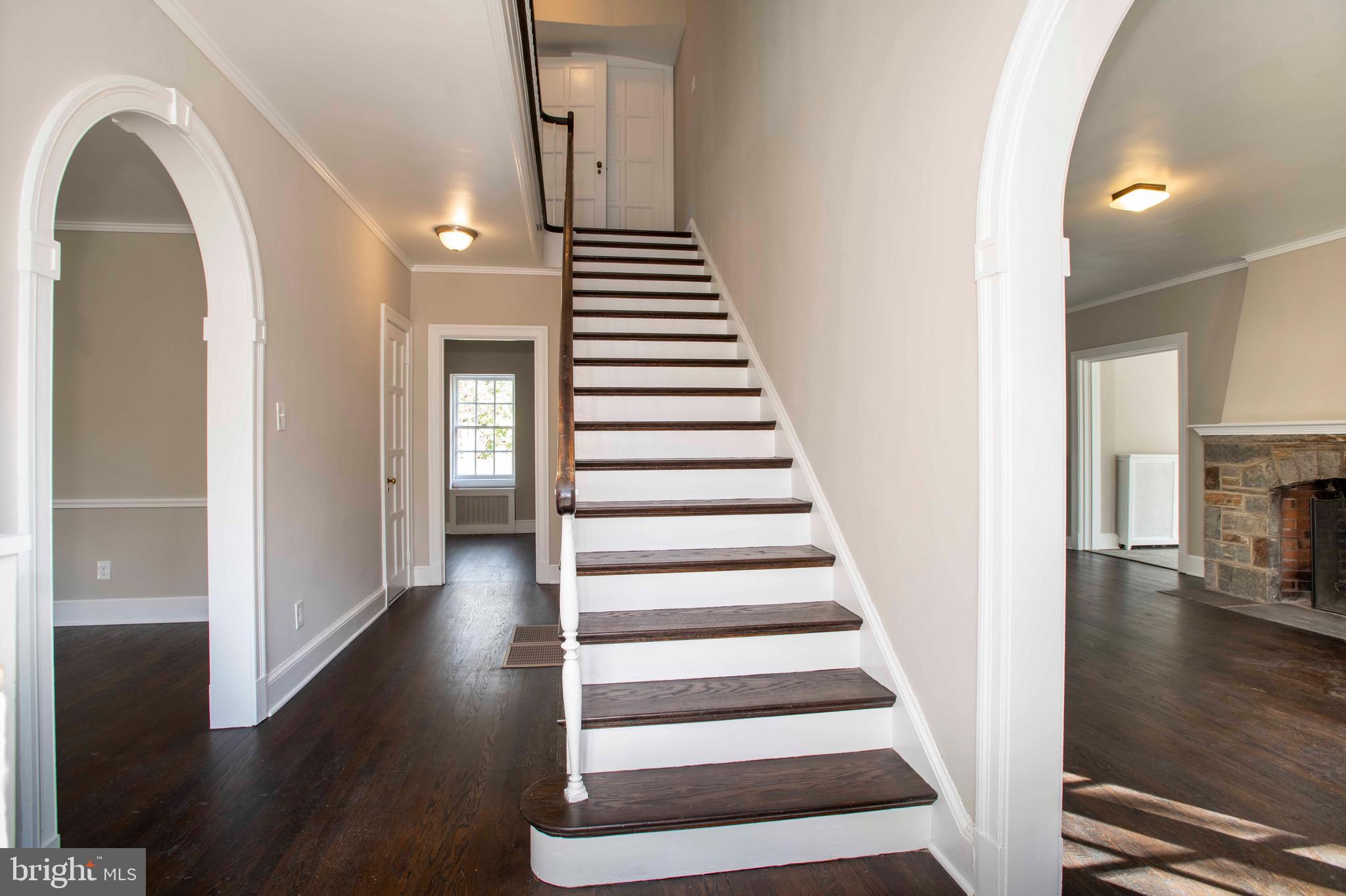 118 St Dunstans Road Baltimore, MD 21212 - Photo 4 of 39