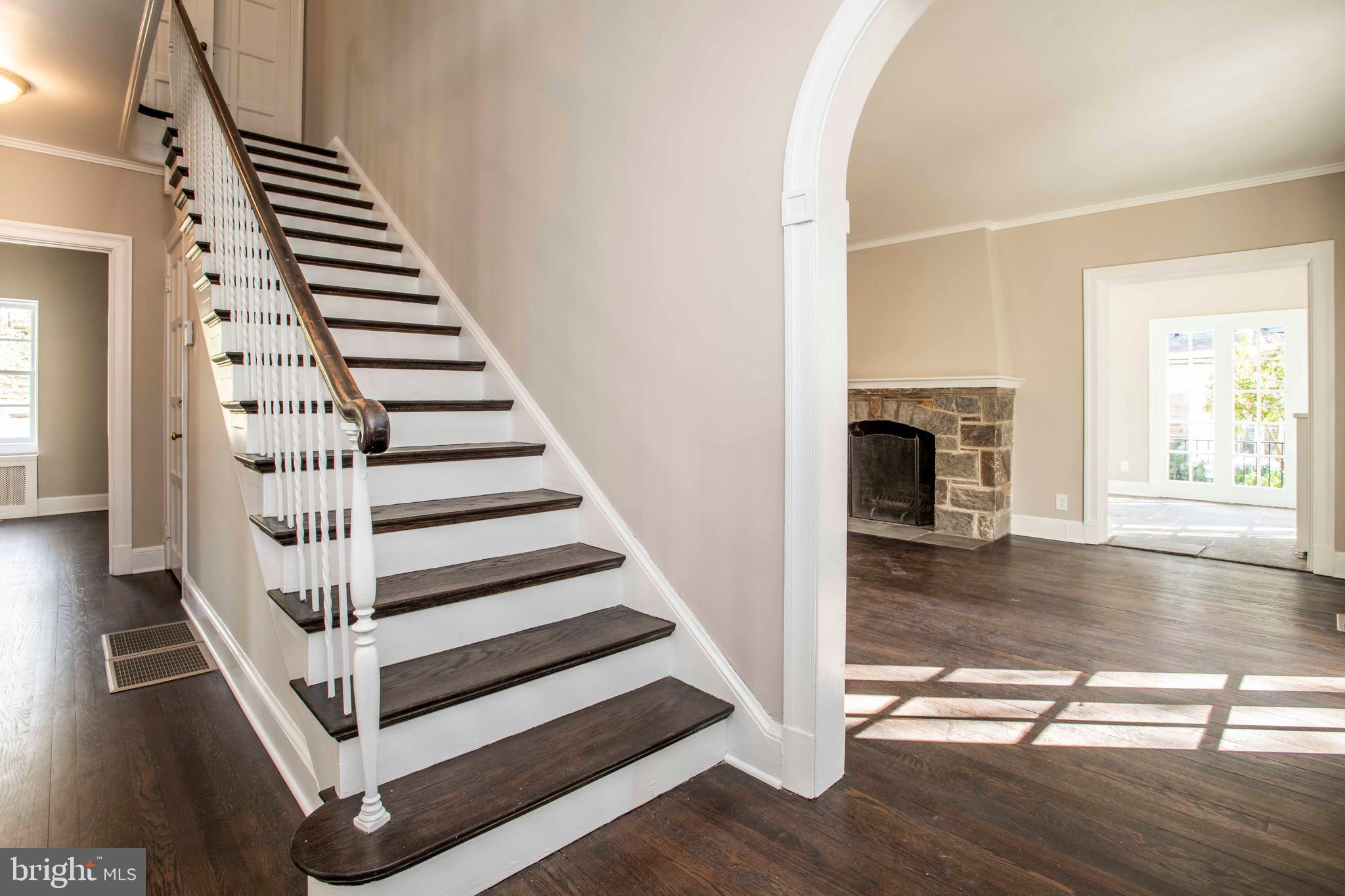 118 St Dunstans Road Baltimore, MD 21212 - Photo 5 of 39