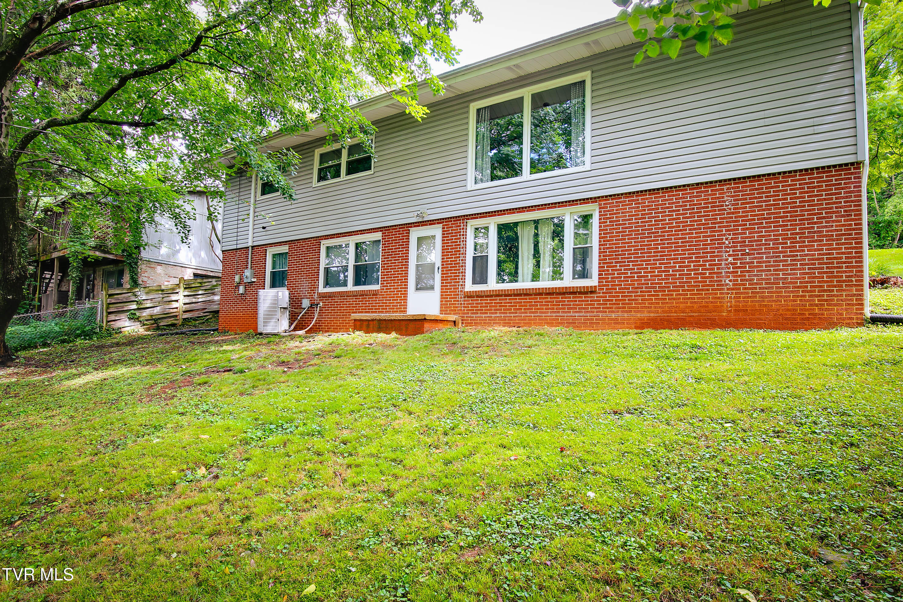 553 Bays View Road Kingsport, TN 37660 - Photo 34 of 34 553 Bays View Rd-34