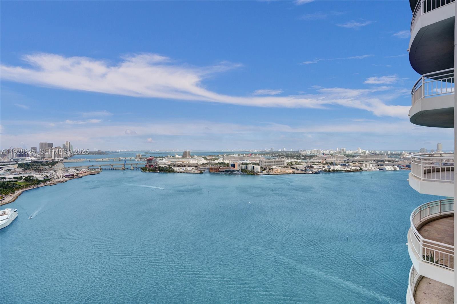 848 Brickell Key Drive, Unit 3206 Miami, FL 33131 - Photo 4 of 93