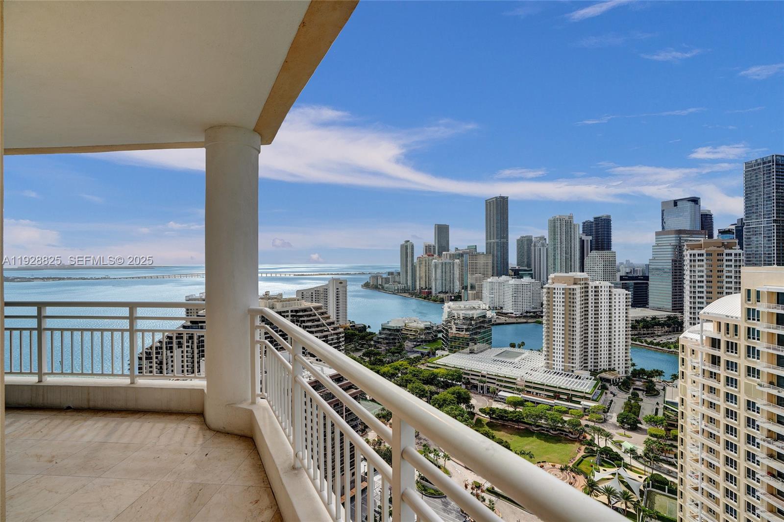 848 Brickell Key Drive, Unit 3206 Miami, FL 33131 - Photo 8 of 93