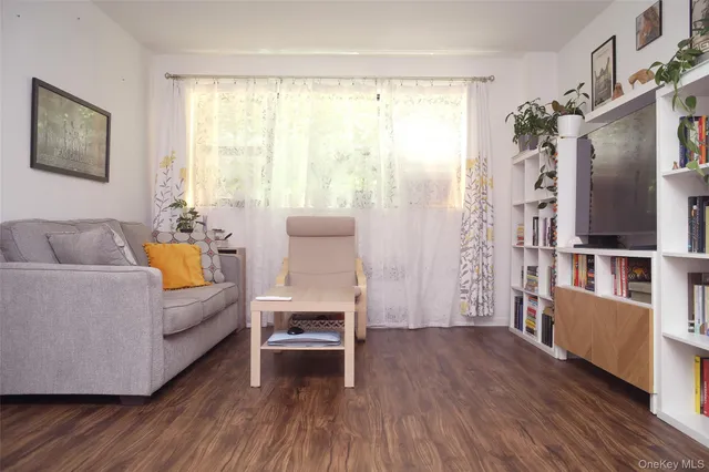 $189,000 | 123-40 83rd Avenue, Unit 1A | Kew Gardens