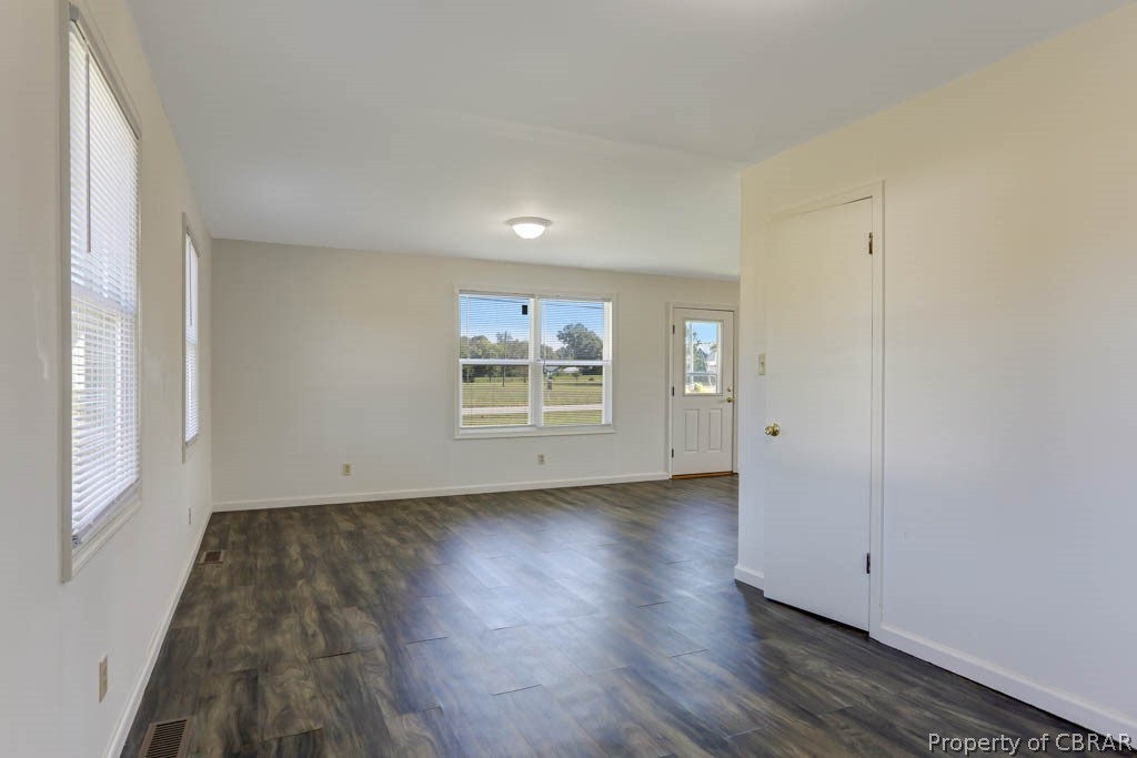 12115 Rolfe Highway Surry, VA 23883 - Photo 13 of 30 Gallery Image 13