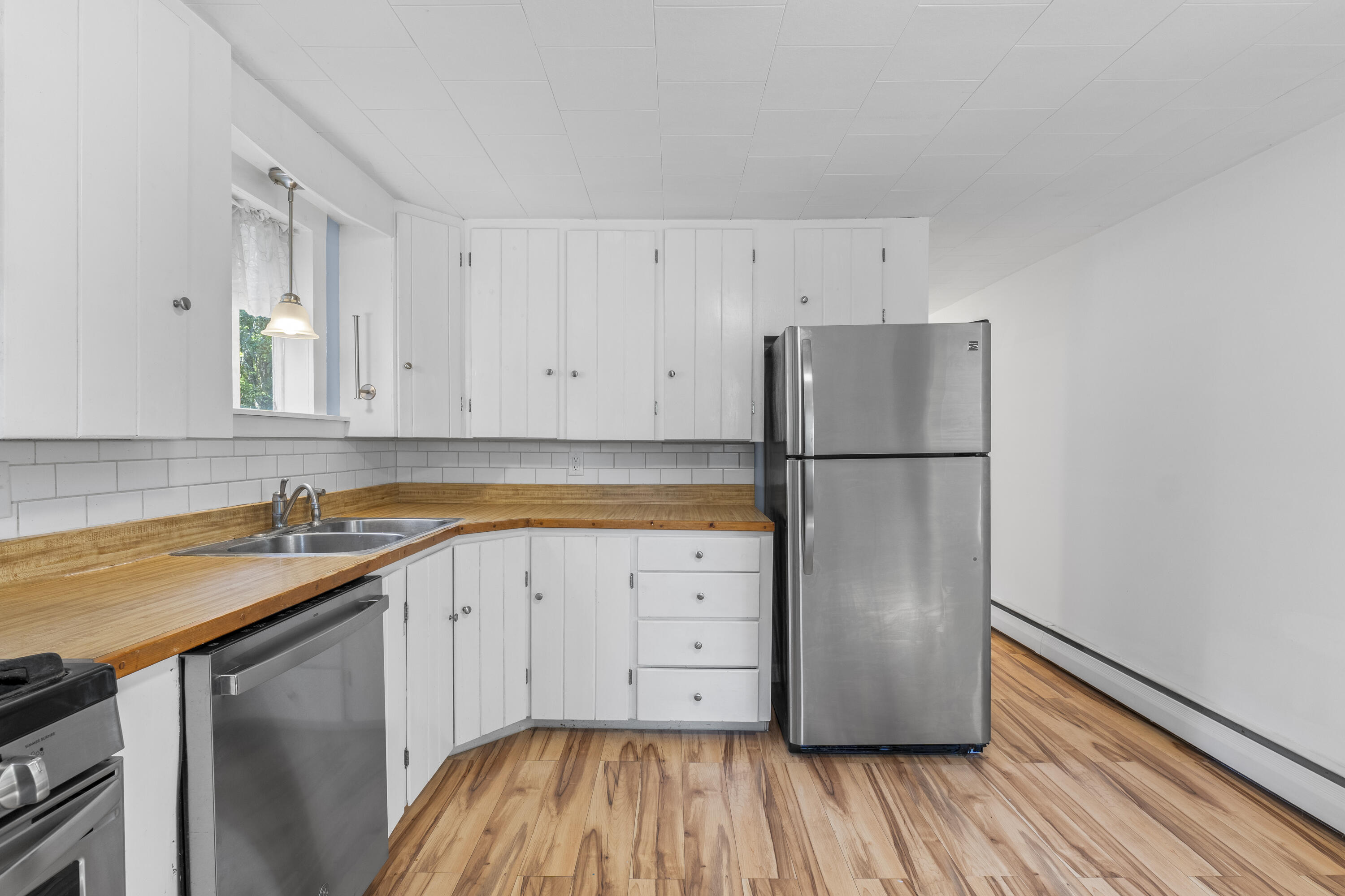 36 Tedford Road Topsham, ME 04086 - Photo 9 of 53 36 Tedford Rd_112