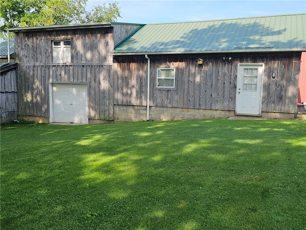 342 Concord Church Road Beaver Falls, PA 15010 - Photo 12 of 44 a backyard of a house