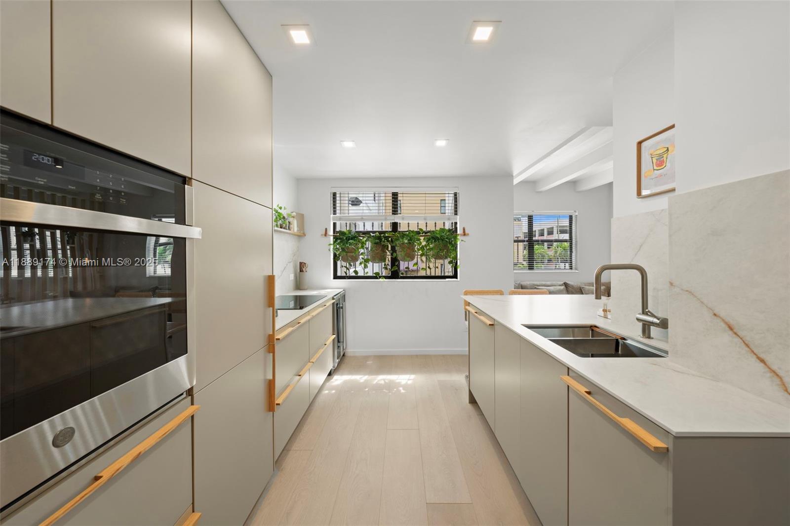 1390 Ocean Drive, Unit 202 Miami Beach, FL 33139 - Photo 13 of 80