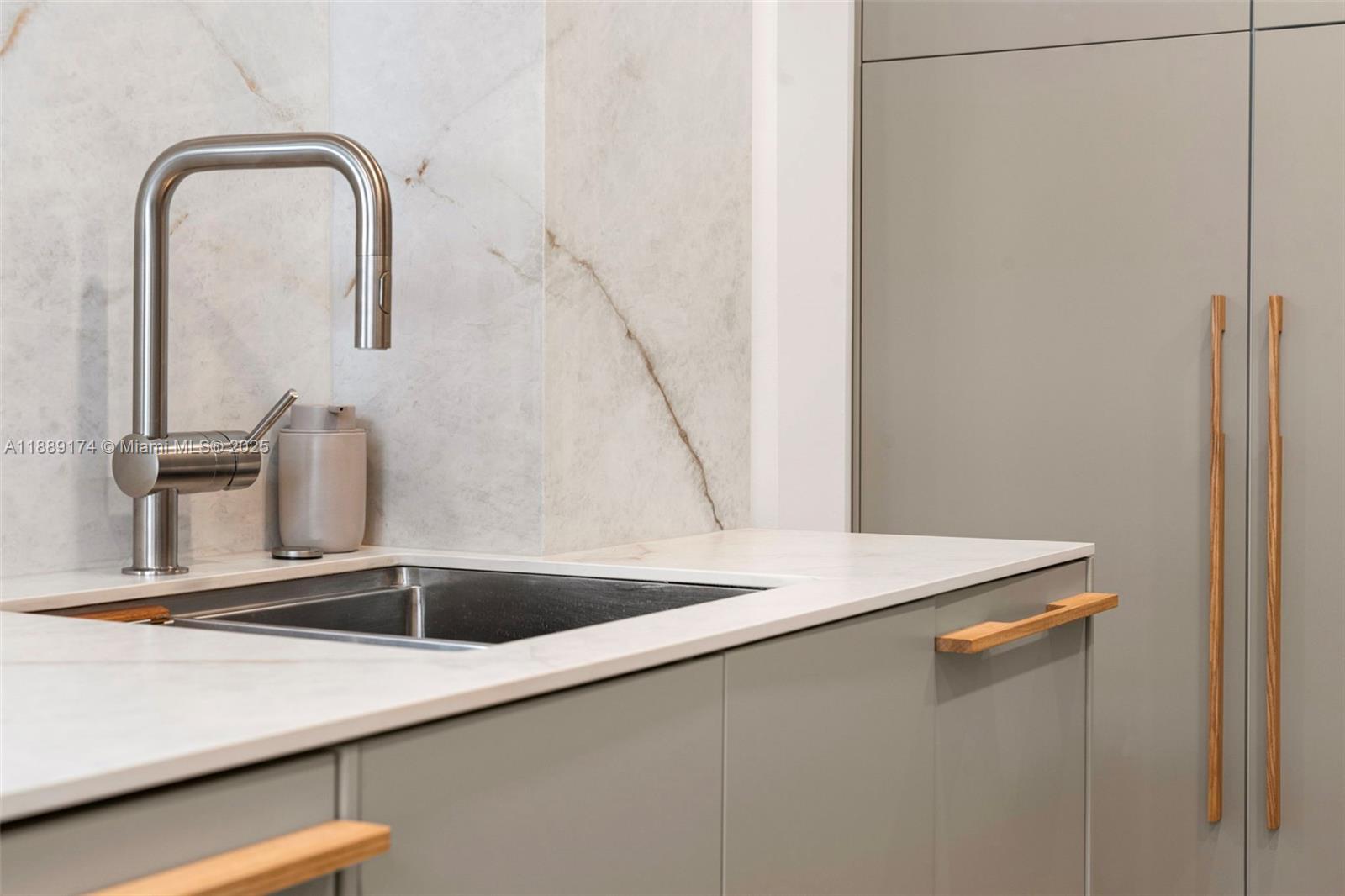 1390 Ocean Drive, Unit 202 Miami Beach, FL 33139 - Photo 42 of 80