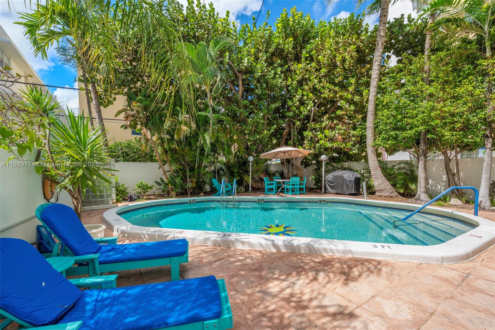 1390 Ocean Drive, Unit 202 Miami Beach, FL 33139 - Photo 51 of 80 a view of a backyard with plants and garden