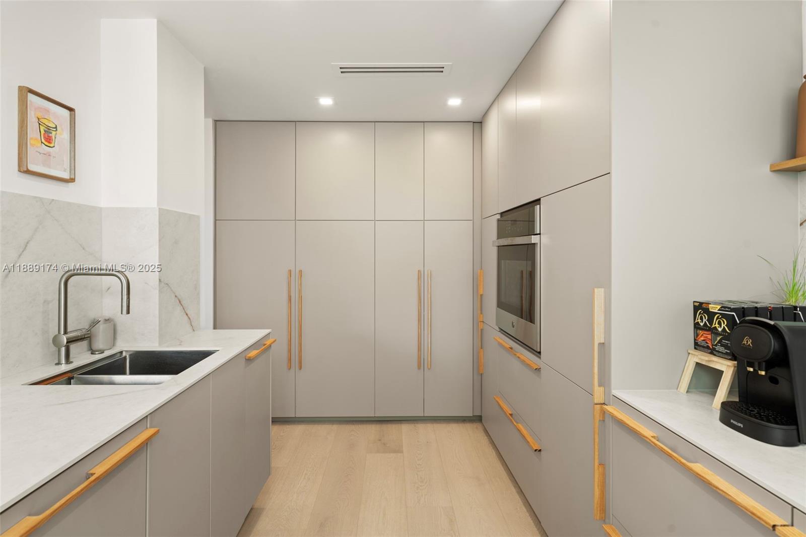 1390 Ocean Drive, Unit 202 Miami Beach, FL 33139 - Photo 9 of 80