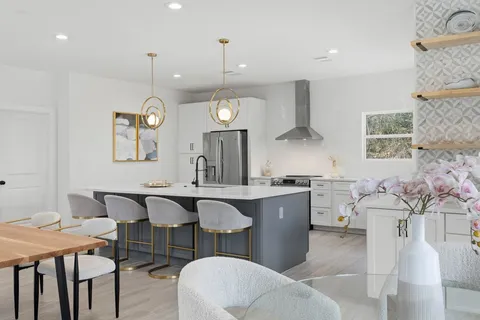 $848,500 | 1904 Lakeway Boulevard, Lakeway, TX 78734