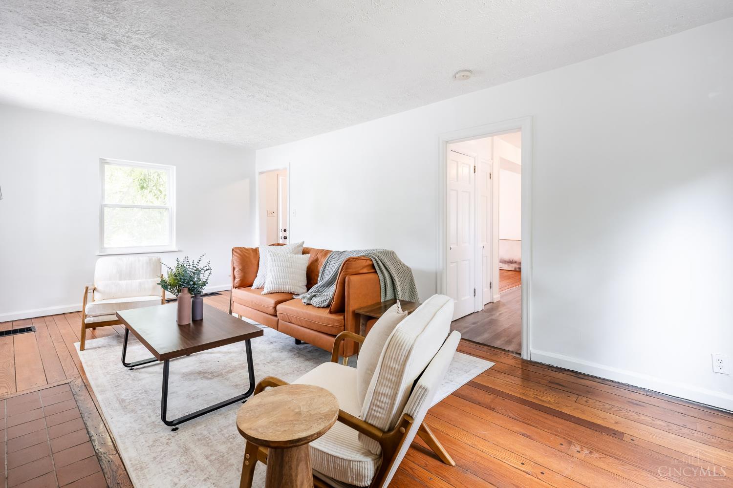 7527 Montgomery Road Cincinnati, OH 45236 - Photo 8 of 27 Gallery Image 8