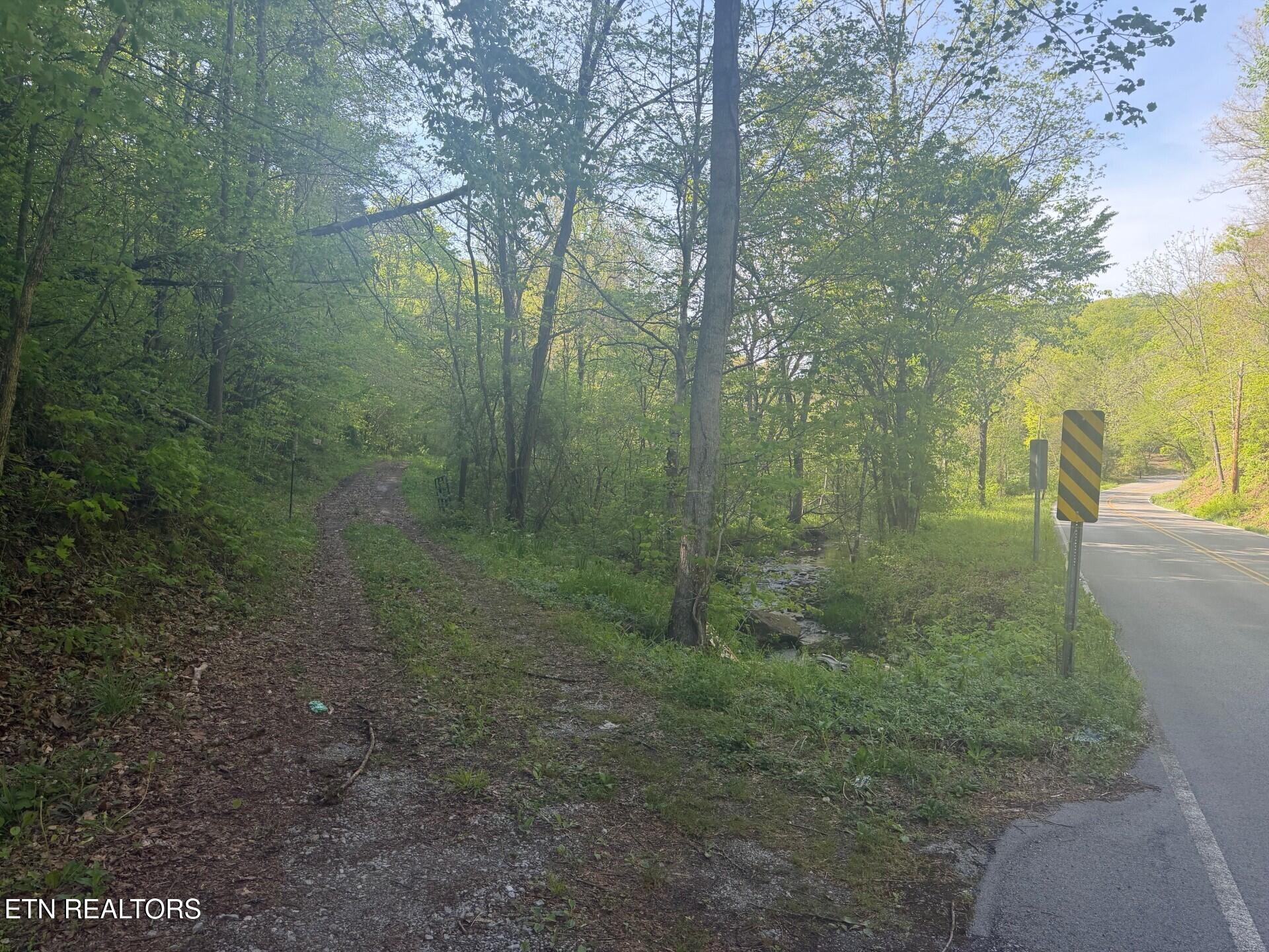 416 Satterfield Road Maynardville, TN 37807 - Photo 10 of 25 Entrance to Property
