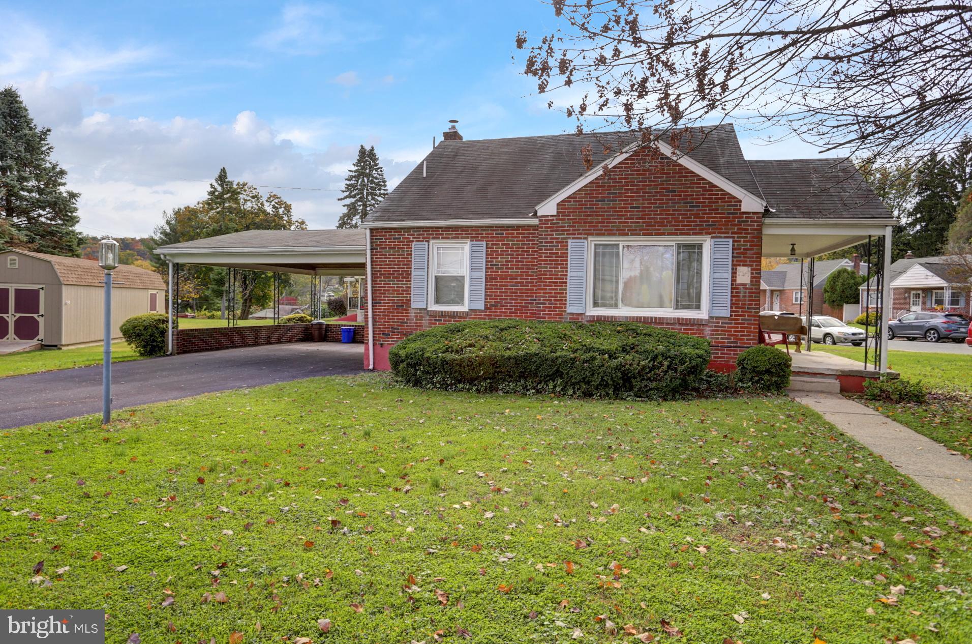 122 Diamond Street Reading, PA 19607 - Photo 1 of 29