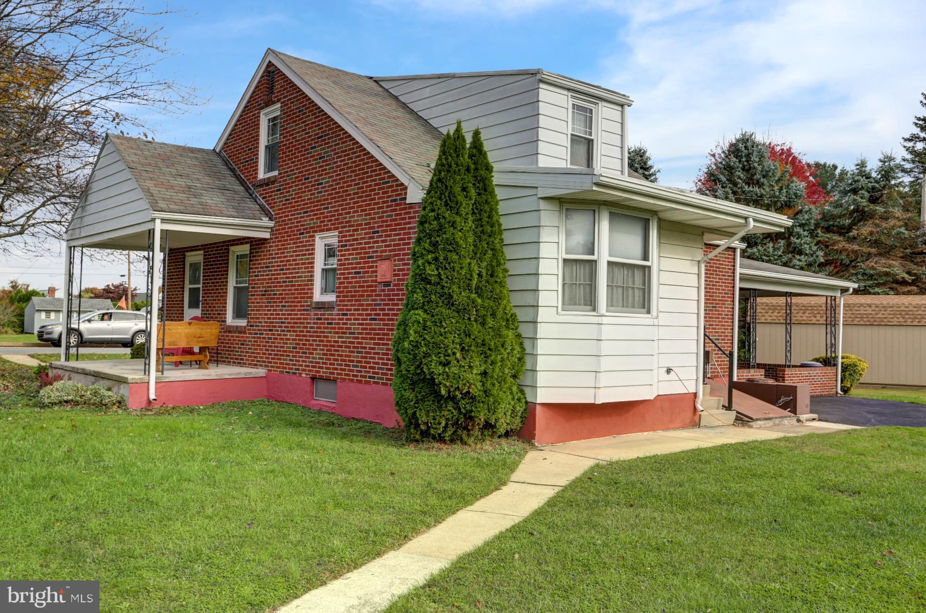 122 Diamond Street Reading, PA 19607 - Photo 2 of 29
