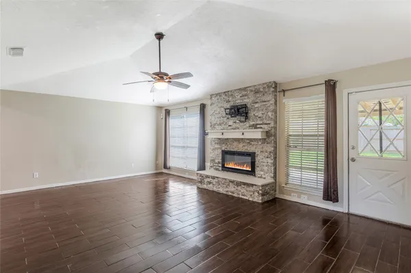 $2,000 | 8903 Wilson Reid Drive, Houston, TX 77040
