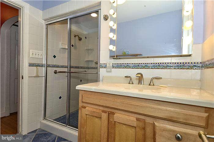 10200 Ridgemoor Drive Silver Spring, MD 20901 - Photo 13 of 28 Bath