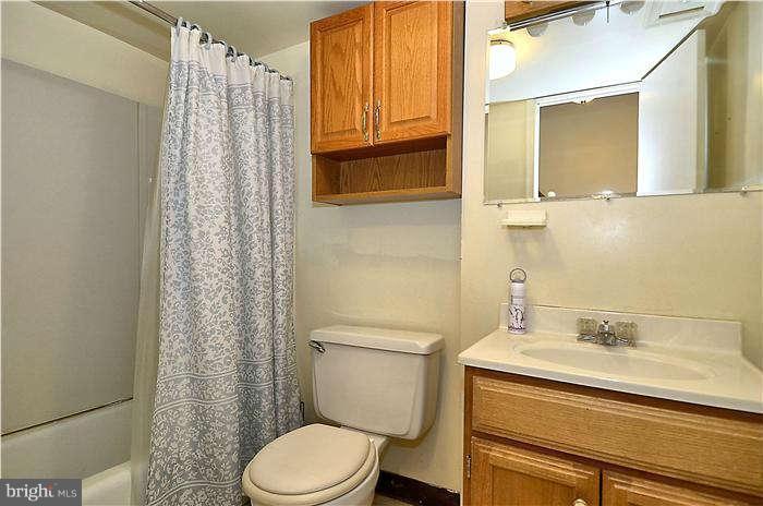 10200 Ridgemoor Drive Silver Spring, MD 20901 - Photo 21 of 28 Bath