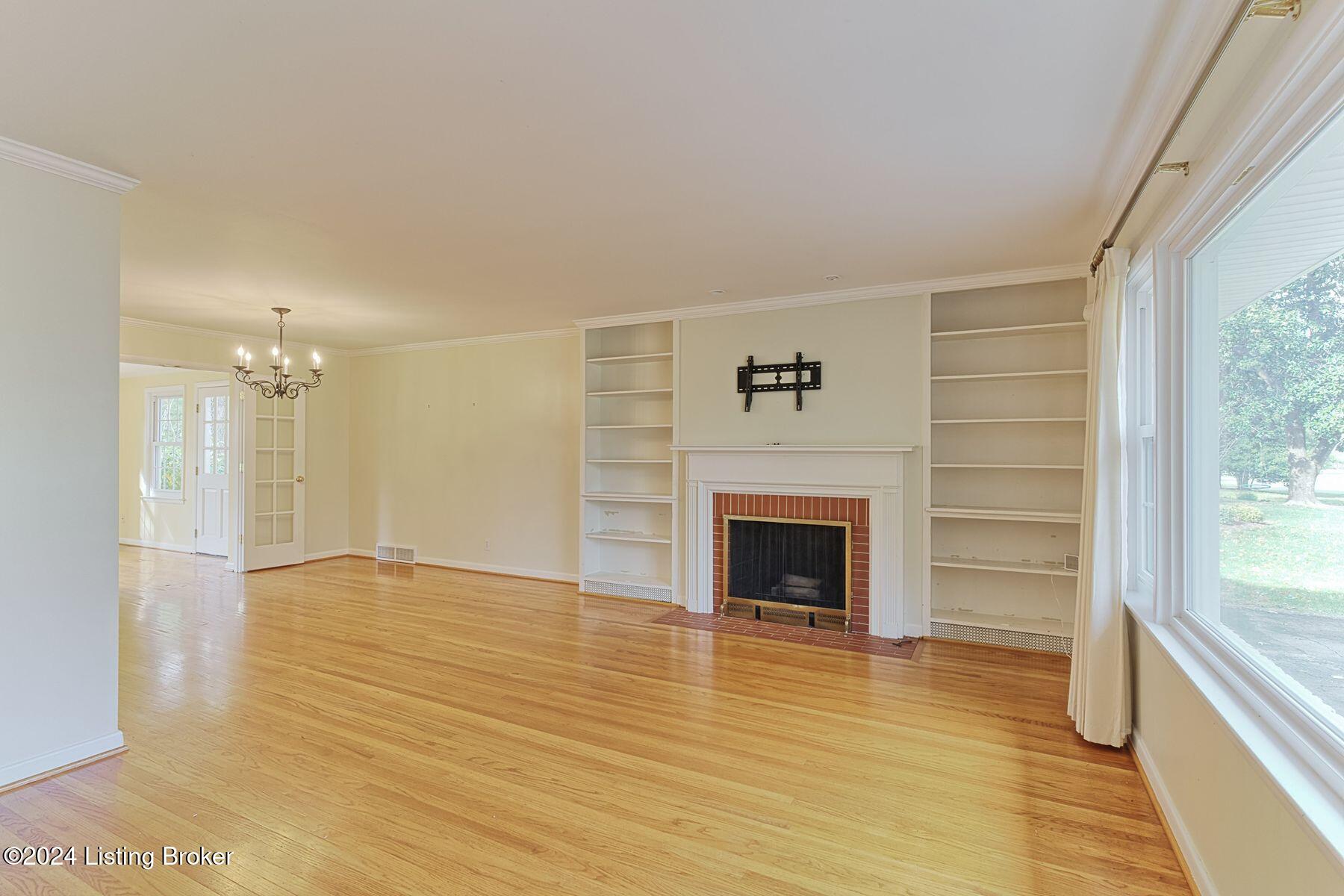 808 Huntington Road Louisville, KY 40207 - Photo 5 of 38 photo_online_005