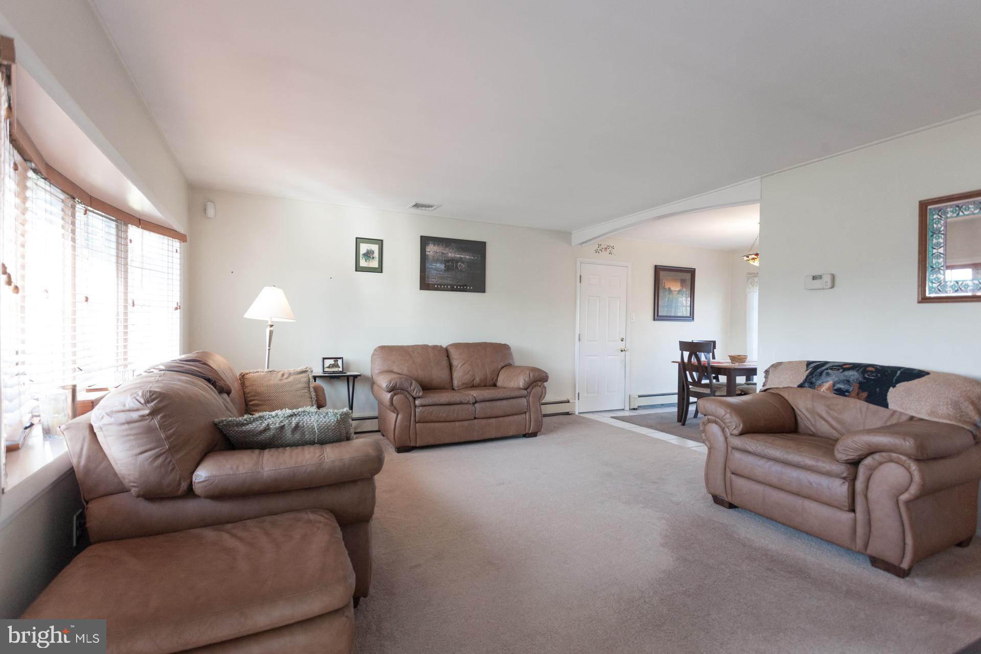 32 Jump Hill Road Levittown, PA 19056 - Photo 3 of 25 Enter to living room