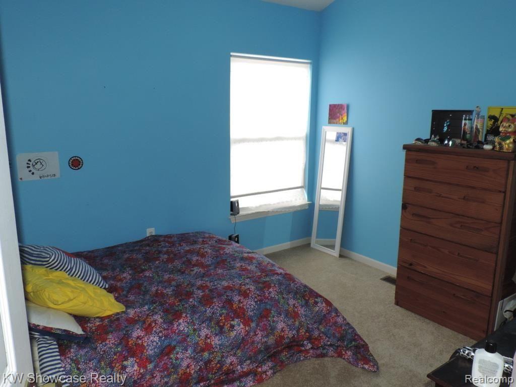 2531 Ravine Side North Howell, MI 48843 - Photo 17 of 41 2nd bedroom