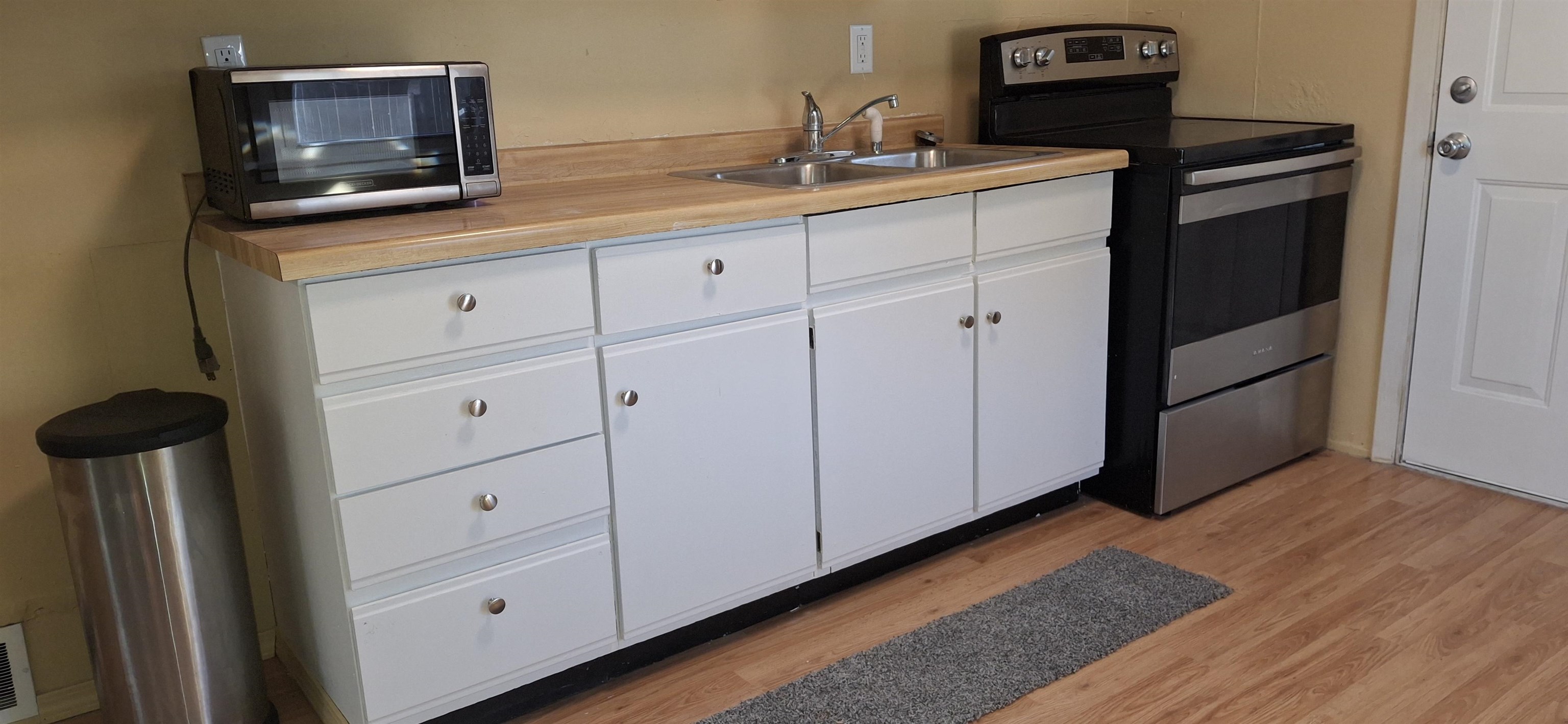 921 Raton Court Manitowoc, WI 54220 - Photo 15 of 35