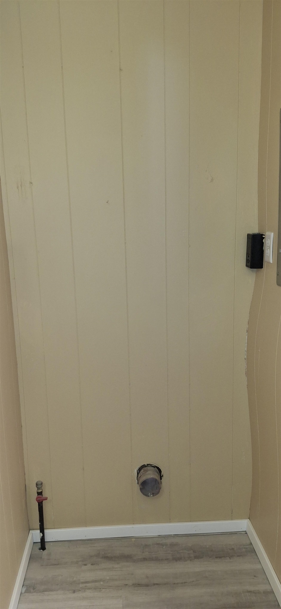 921 Raton Court Manitowoc, WI 54220 - Photo 22 of 35