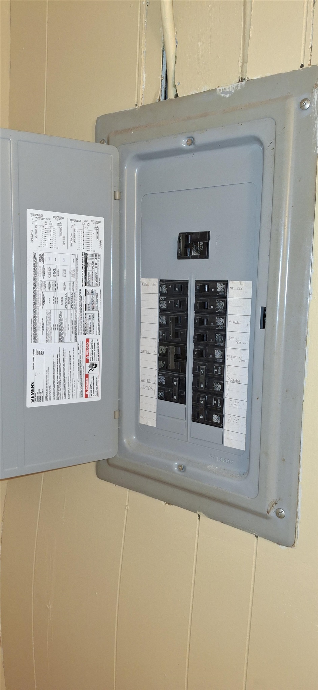 921 Raton Court Manitowoc, WI 54220 - Photo 23 of 35