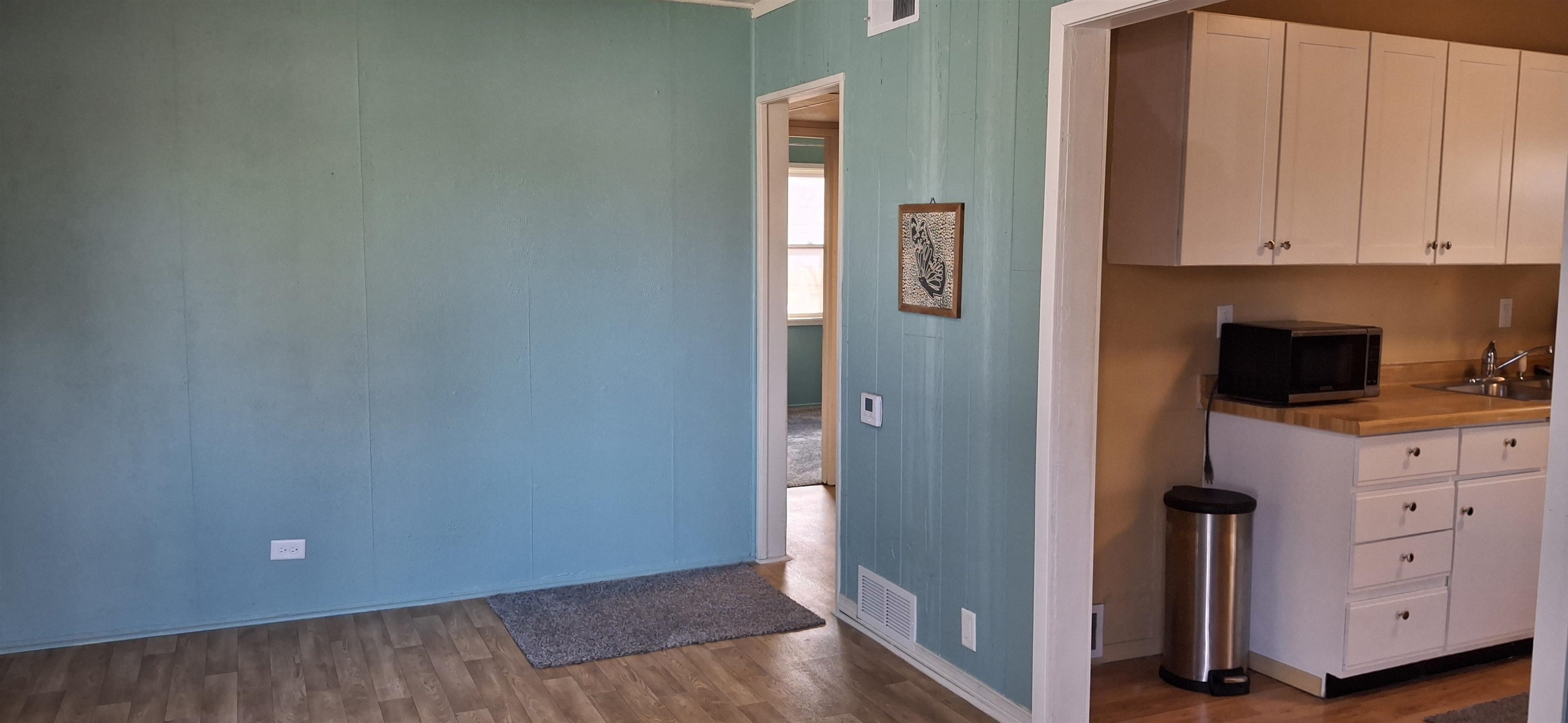 921 Raton Court Manitowoc, WI 54220 - Photo 8 of 35