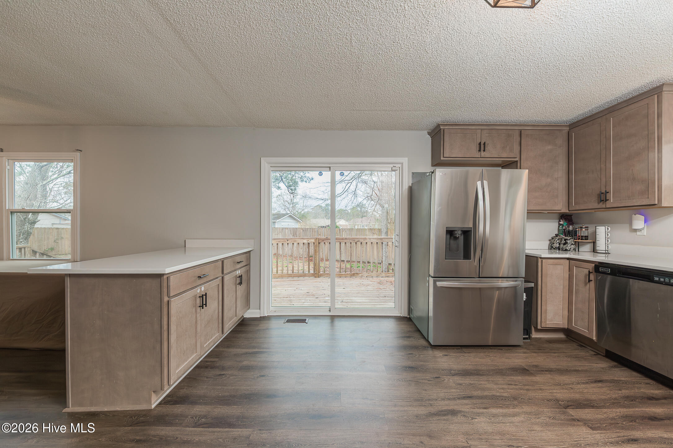 605 Winchester Road Jacksonville, NC 28546 - Photo 13 of 47 19KITCHEN
