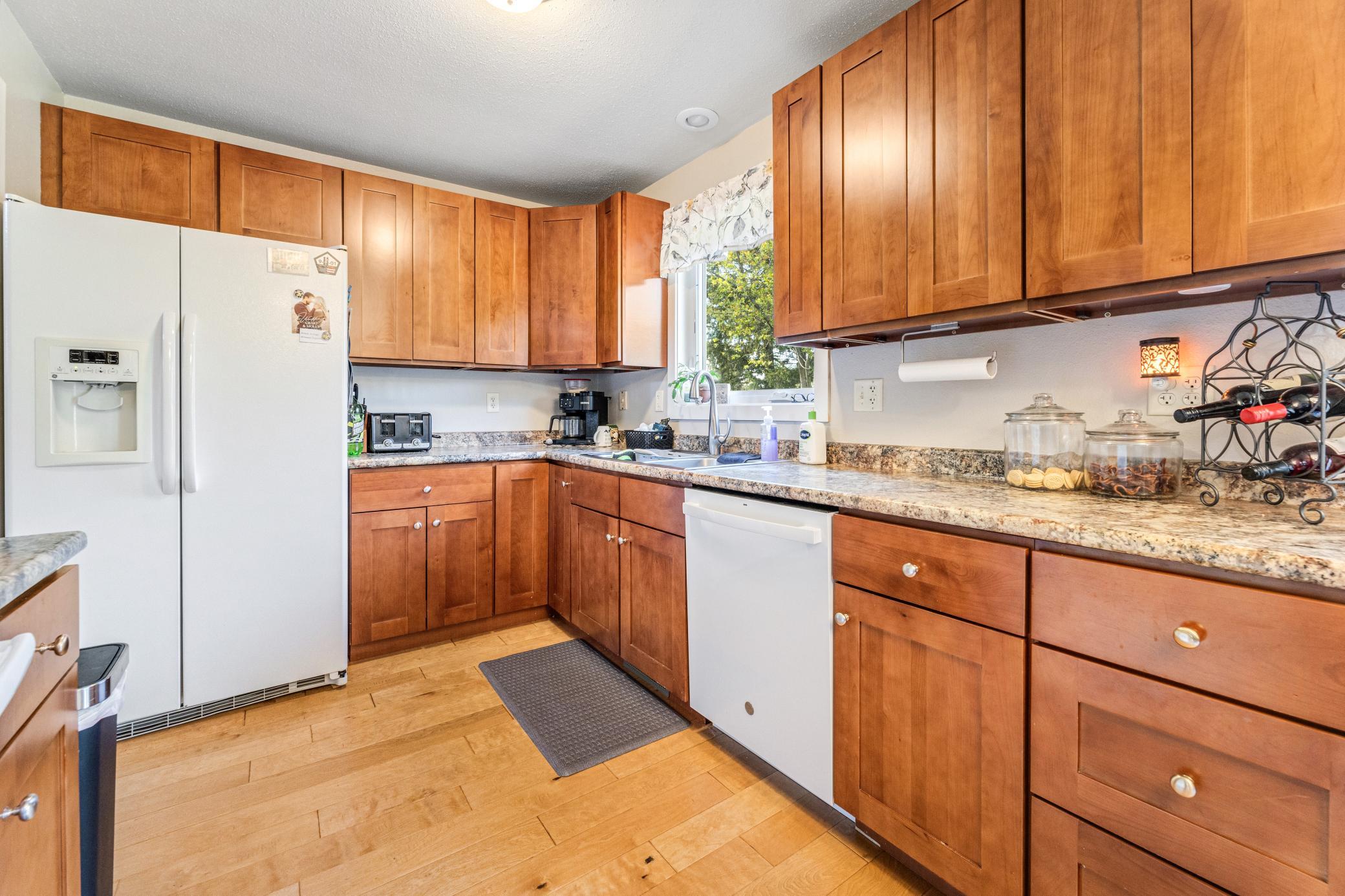 64 West 18th Street Cochrane, WI 54622 - Photo 8 of 26