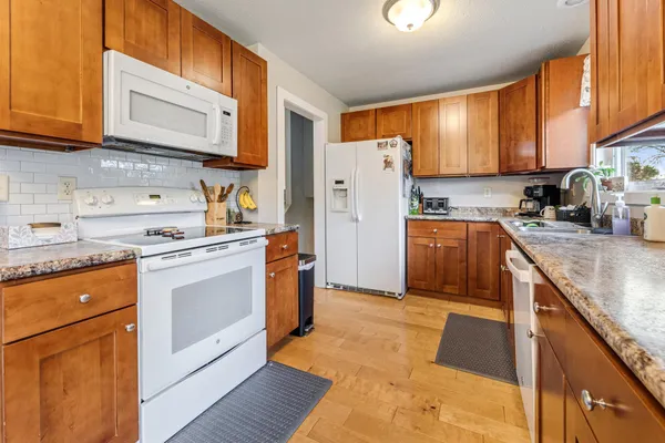 $319,000 | 64 West 18th Street, Cochrane, WI 54622