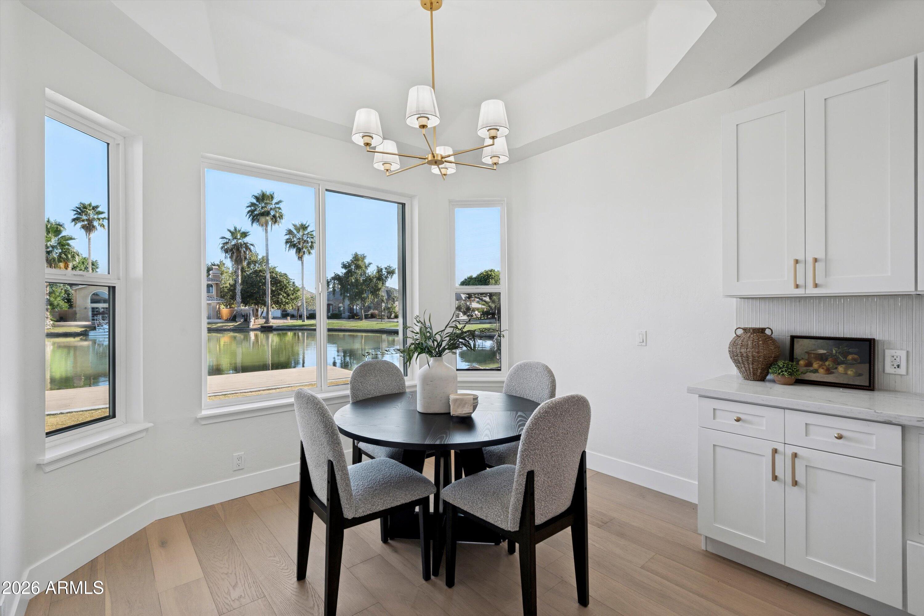 2011 East Clipper Lane Gilbert, AZ 85234 - Photo 13 of 39 21-Breakfast Nook
