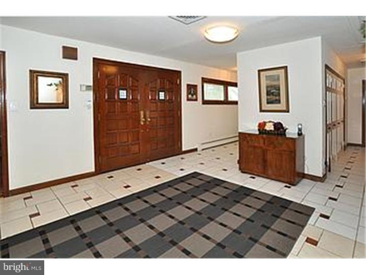 1085 Kingsley Road Rydal, PA 19046 - Photo 2 of 25 Foyer
