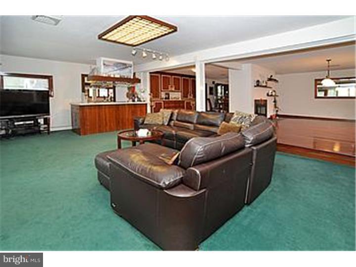 1085 Kingsley Road Rydal, PA 19046 - Photo 12 of 25 Family Room