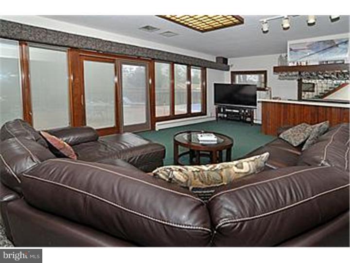 1085 Kingsley Road Rydal, PA 19046 - Photo 13 of 25 Family Room