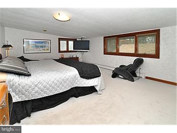 1085 Kingsley Road Rydal, PA 19046 - Photo 15 of 25 Master Bedroom