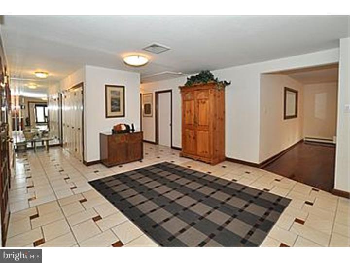 1085 Kingsley Road Rydal, PA 19046 - Photo 3 of 25 Foyer