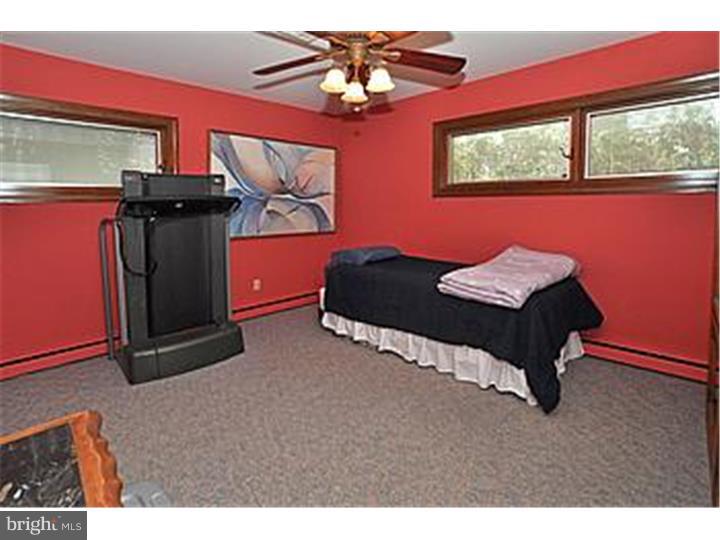 1085 Kingsley Road Rydal, PA 19046 - Photo 21 of 25 Bedroom 3