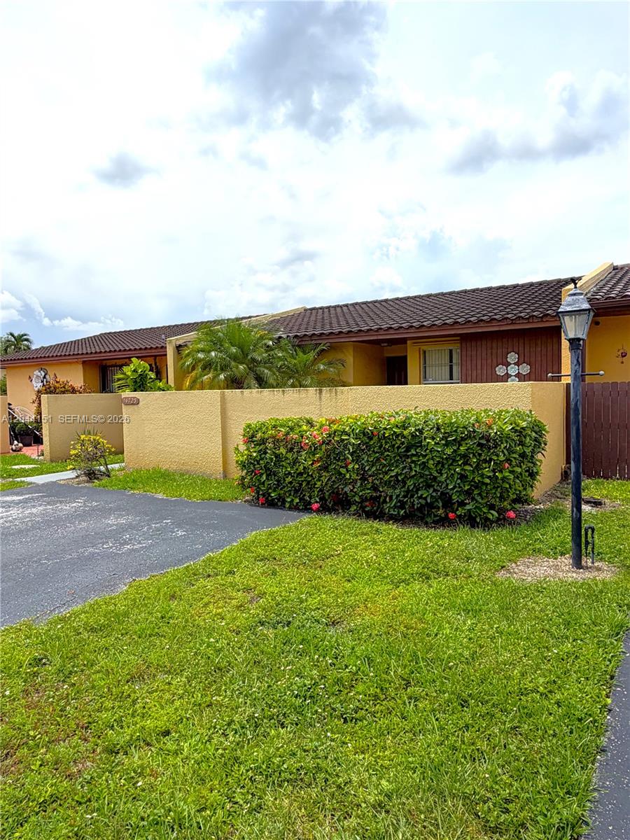 14725 Southwest 86th Lane Miami, FL 33193 - Photo 4 of 32