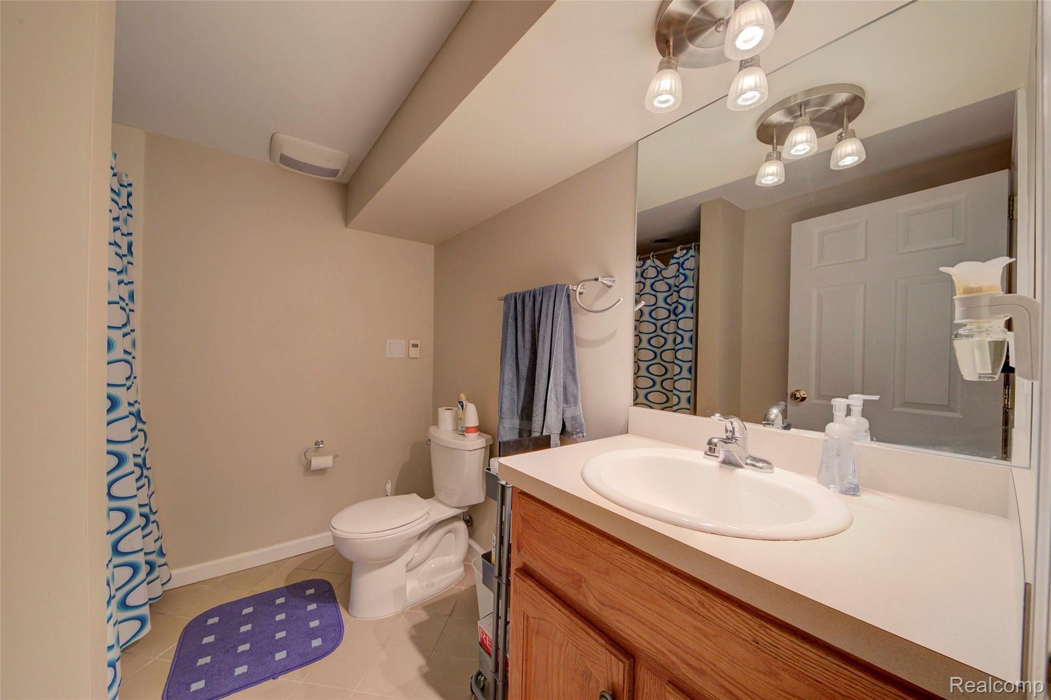2050 North Long Lake Road Fenton, MI 48430 - Photo 24 of 38 4H8A1466_7_8.jpg