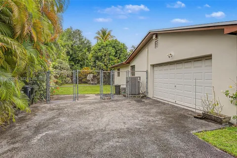 $1,950,000 | 7931 Southwest 59th Avenue, South Miami, FL 33143