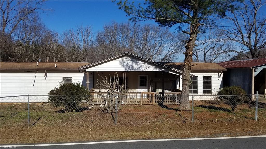 1604 Duggins Road Madison, NC 27025 - Photo 1 of 14