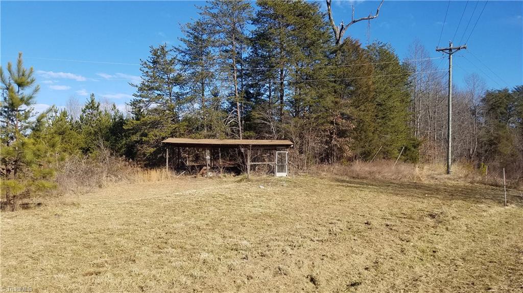 1604 Duggins Road Madison, NC 27025 - Photo 5 of 14