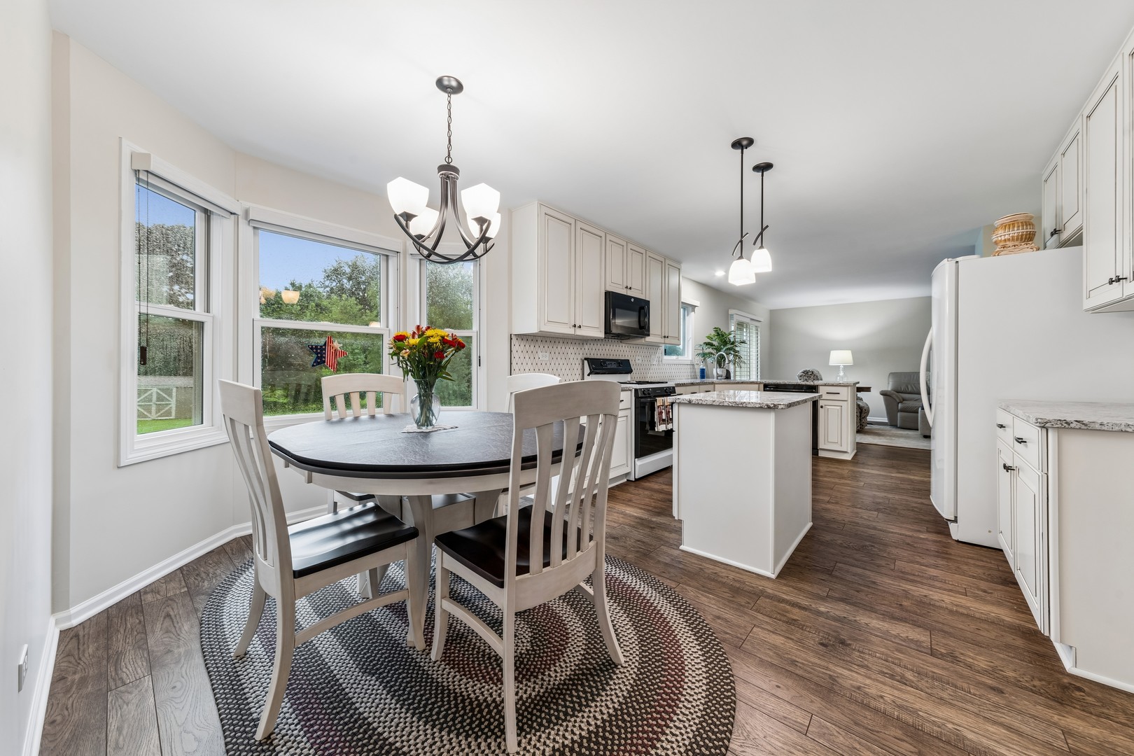2860 Weld Road Elgin, IL 60124 - Photo 6 of 20 Gallery Image 6