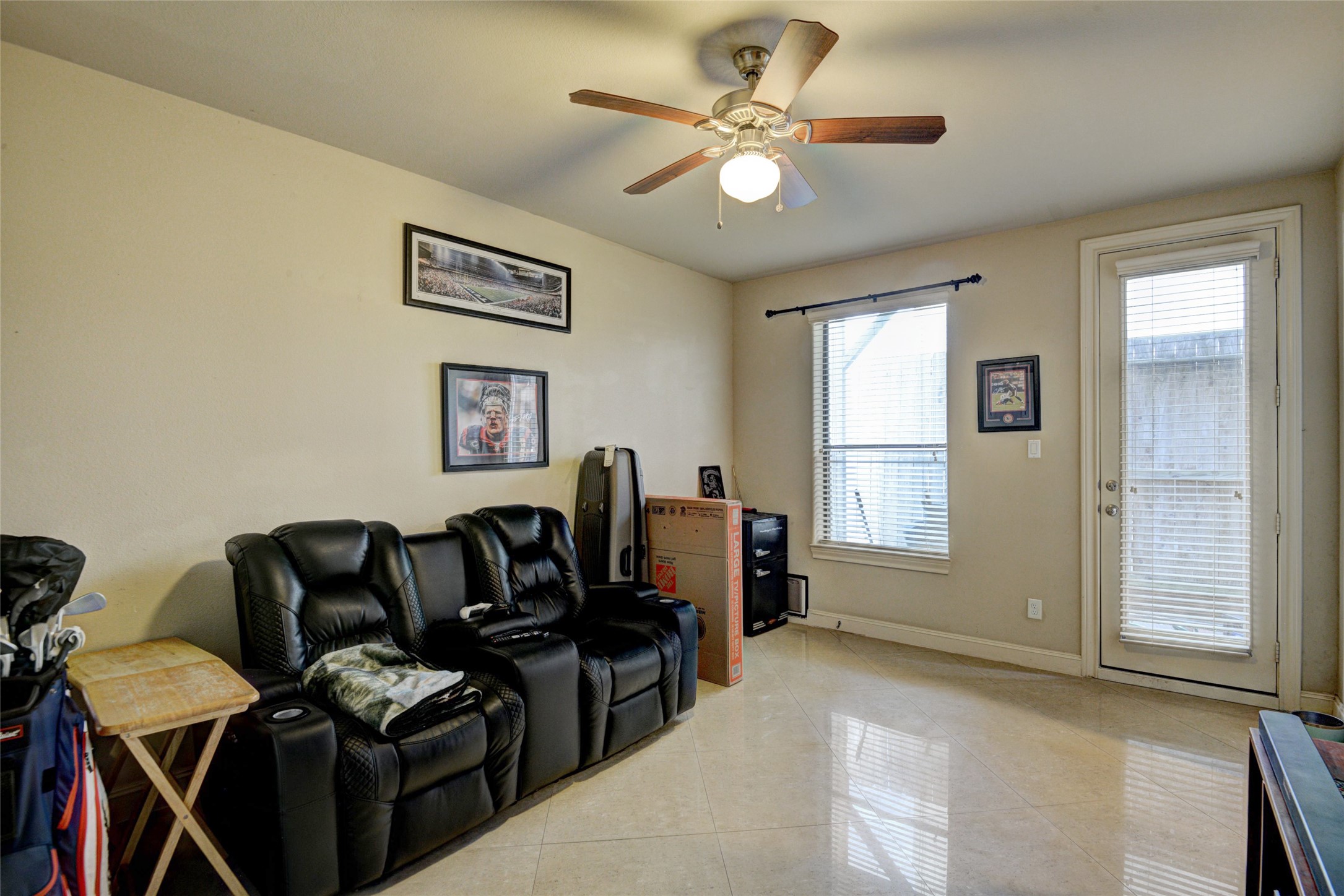 2803 Sherwin Street Houston, TX 77007 - Photo 17 of 19 a living room with furniture and a window