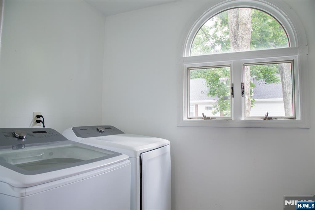 518 West Anderson Street Hackensack, NJ 07601 - Photo 13 of 23