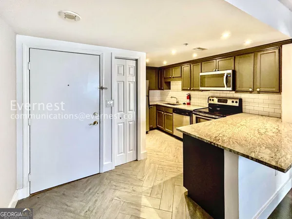 $2,000 | 199 14th Street Northeast, Unit 407, Atlanta, GA 30309
